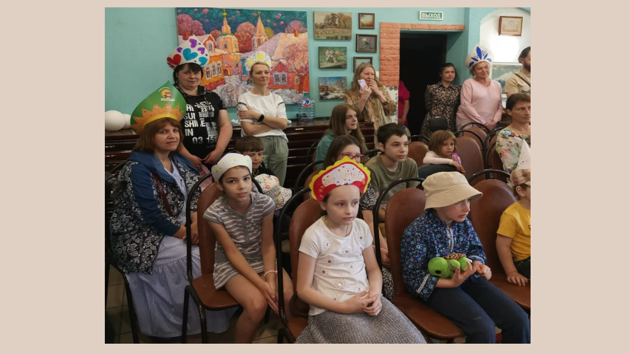 Veranstaltung in der Galerie „Oreades – ОРЕАДА“ in Tutajew