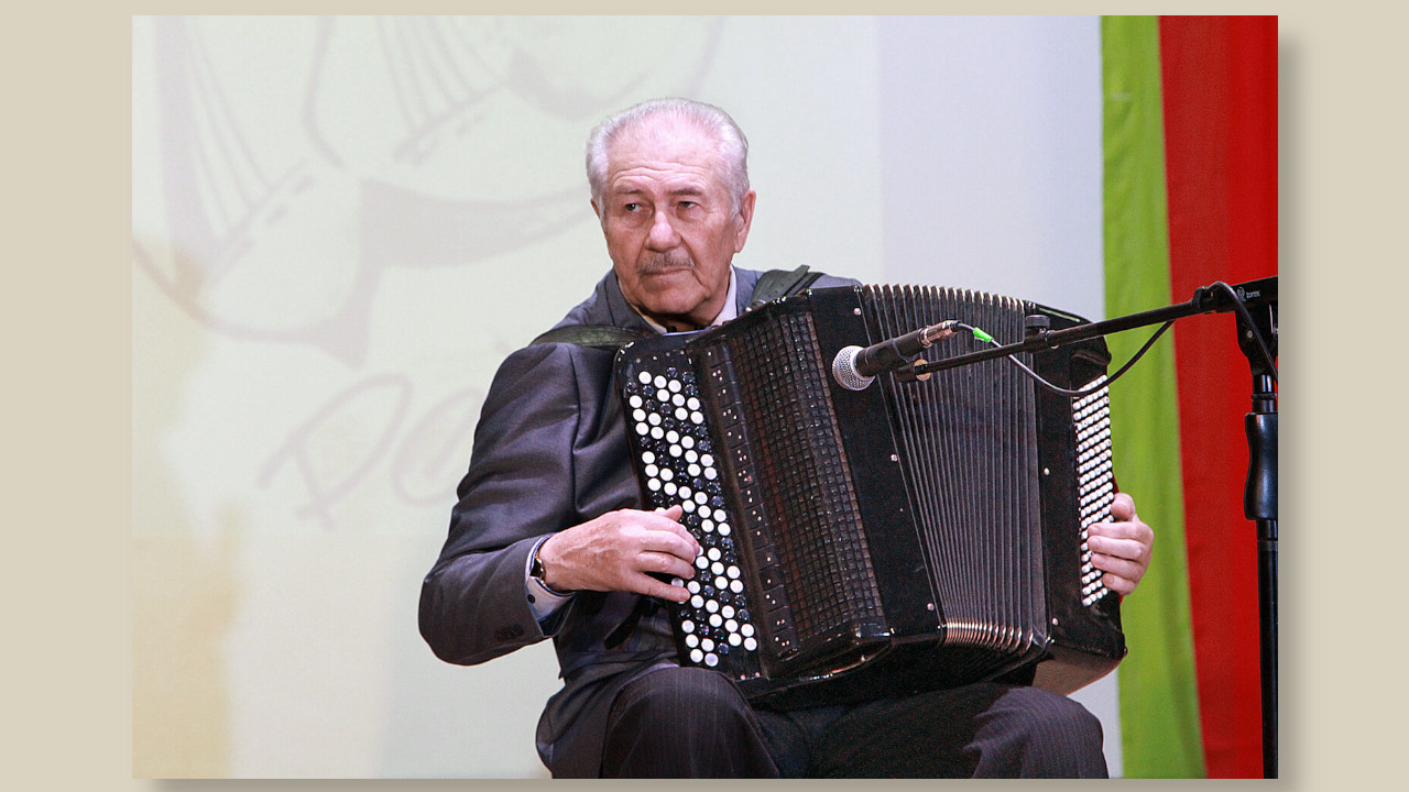 Alexander Hermann beim Jubiläumskonzert zu seinem 75. Geburtstag und 60 Jahren künstlerischer Tätigkeit, 2023