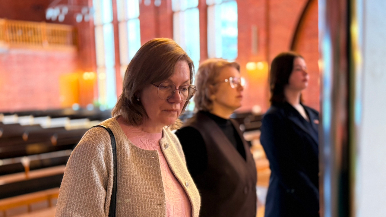 „Erbe in Farben“: In Omsk wurde eine Ausstellung russlanddeutscher Künstler eröffnet